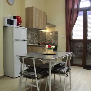 https://la-casetta-del-viale-13.sicilyhotelsitaly.net